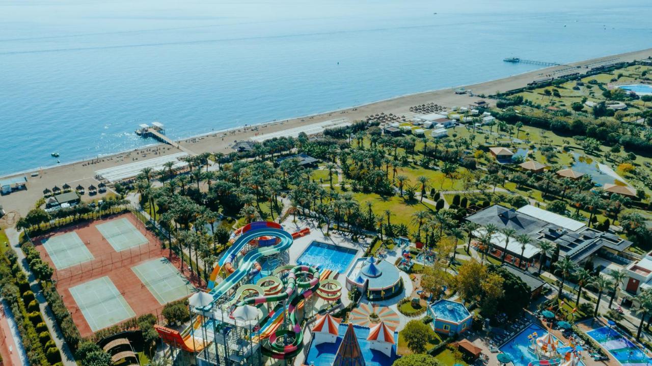 Ic Hotels Green Palace - Kids Concept Αττάλεια Εξωτερικό φωτογραφία Aerial view of the water park